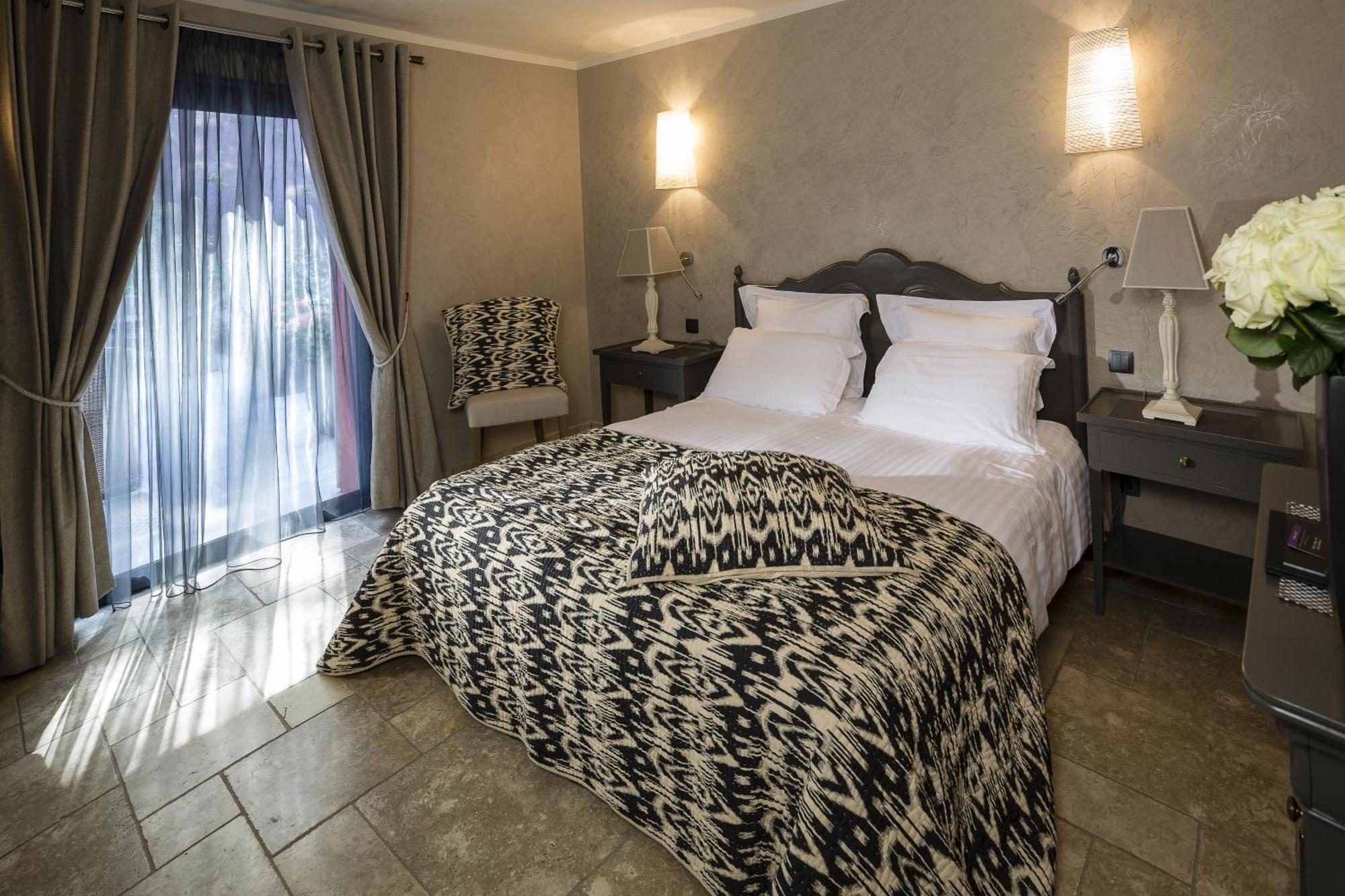 Hostellerie Les Gorges De Pennafort Callas Room photo